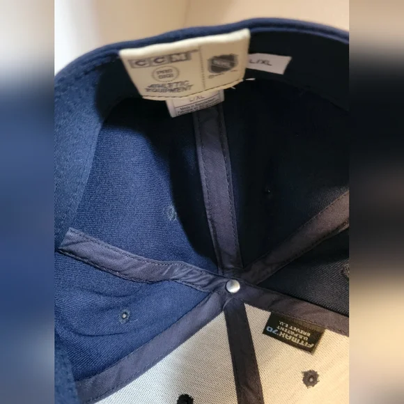 BNWT Montreal Canadiens Winter Classic FlexFit Hat - Picture 6 of 7